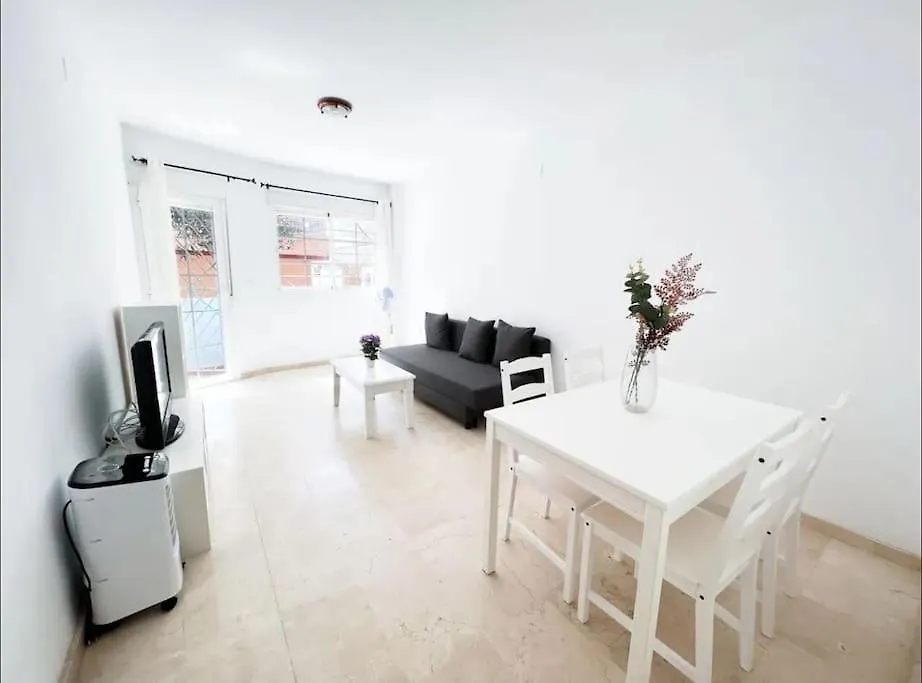 Hc2 - Fuengirola Beach Apartment 0*,  Spanien
